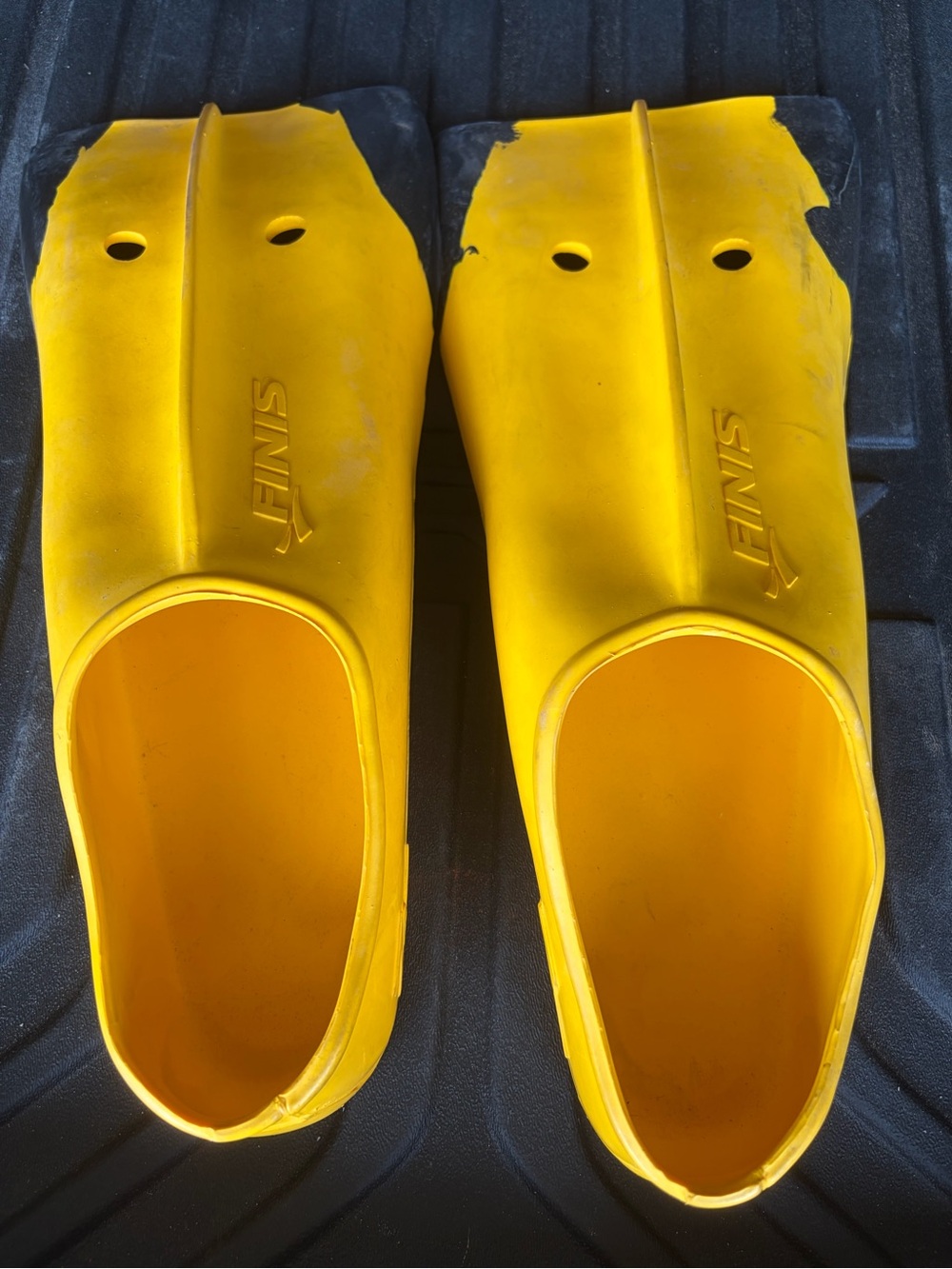 FINIS Men's Short Training Swim Fins — Yellow…M size 11.5-13 ; W Size 12.5-14